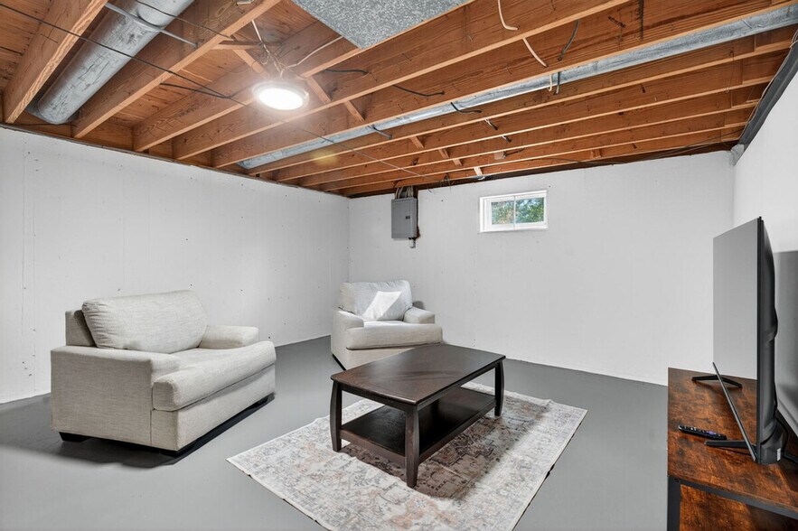 Building Photo - 1415 Lindsay Ln