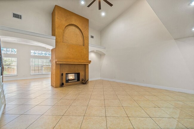 Building Photo - 9130 Windgarden Cir