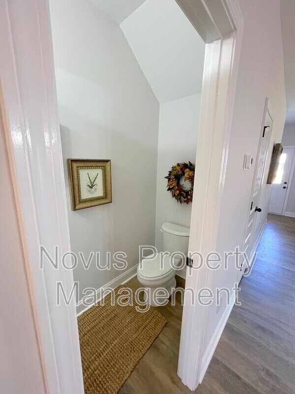 Building Photo - 111 Crestpoint Rd