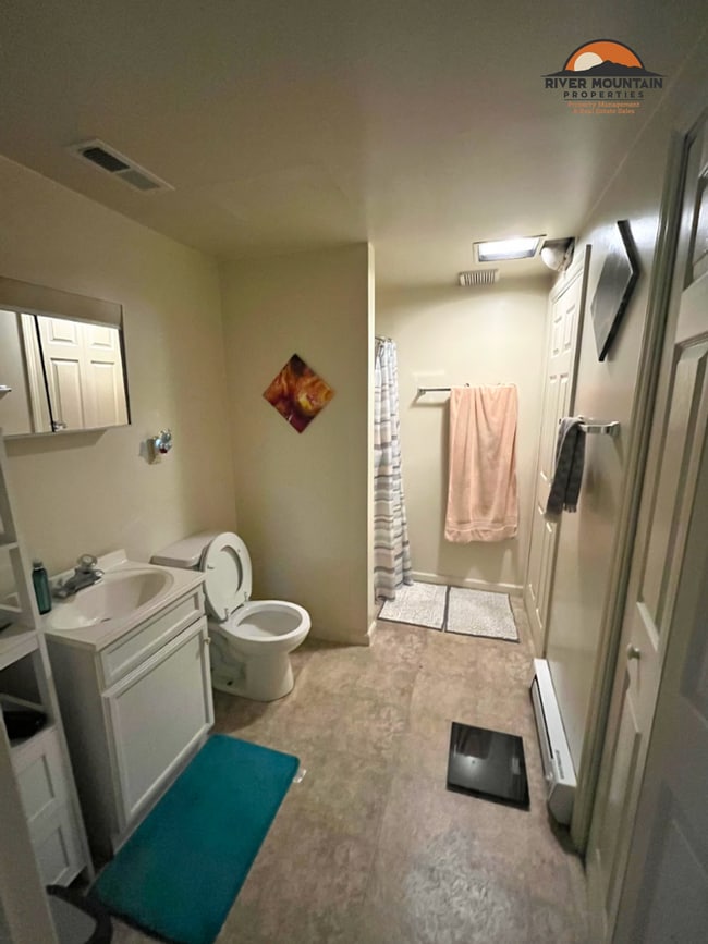 Building Photo - 3 Bedroom Home with Carport in Blacksburg