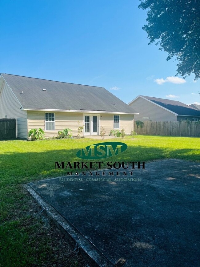Building Photo - **COMING SOON!!** 4 Bedroom Beauty