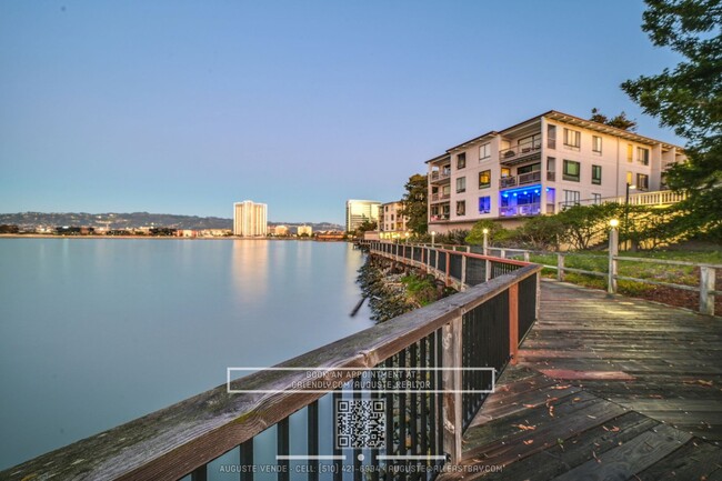 Building Photo - Breathtaking Bay, Lagoon, Marina & Sunset ...