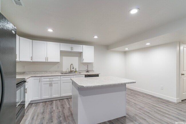 Building Photo - 6647 Dallas Kyle Dr