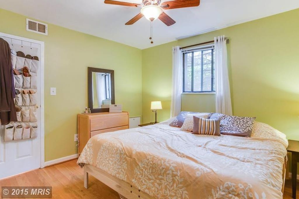bedroom - 2016 N Adams St