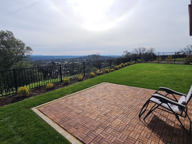 Building Photo - BEAUTIFUL BRAND NEW "NEXT-GEN" HOME W/ SOLAR & SIERRA VIEWS!!