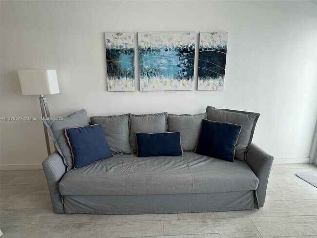 Building Photo - 100 Lincoln Rd