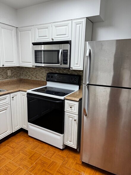 Building Photo - 3403 Rostan Ln