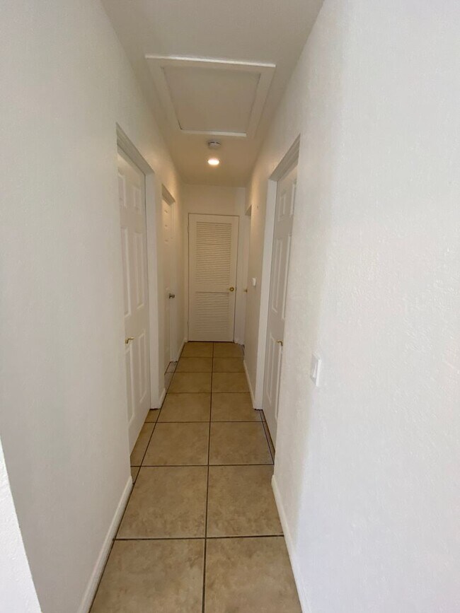 Building Photo - 68305 Encinitas Rd