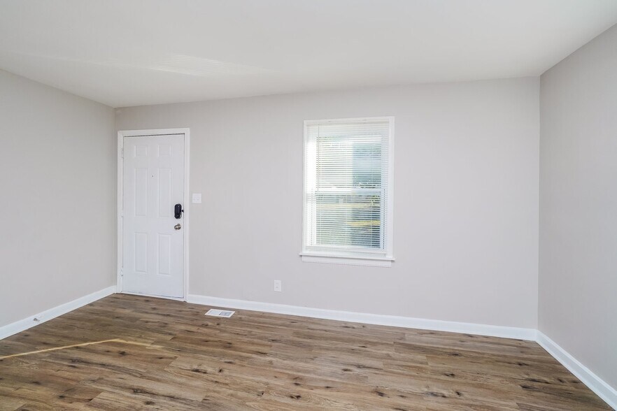 Building Photo - 2721 Algonquin Pkwy