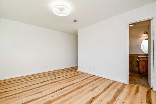 Building Photo - 9534 Kerrwood Ln