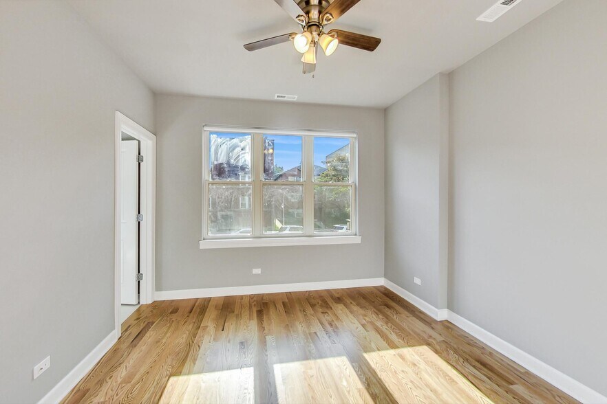 Building Photo - 6204 S Kimbark Ave