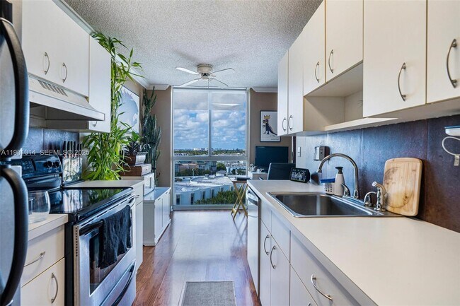 Building Photo - 1688 West Ave