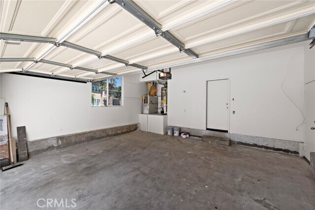 Building Photo - 205 Woodcrest Ln