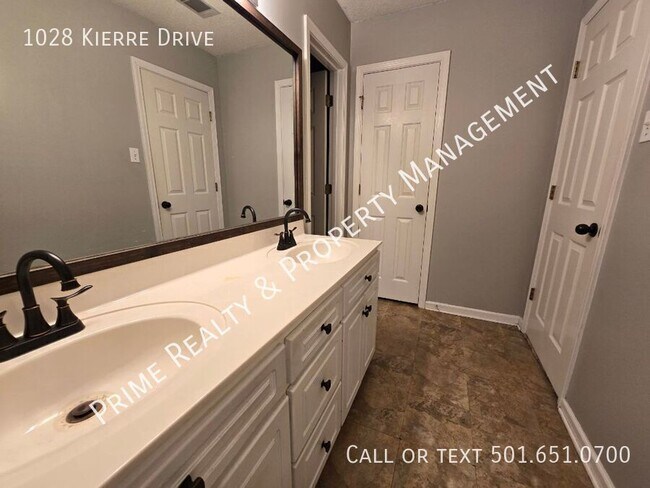 Building Photo - 1028 Kierre Dr