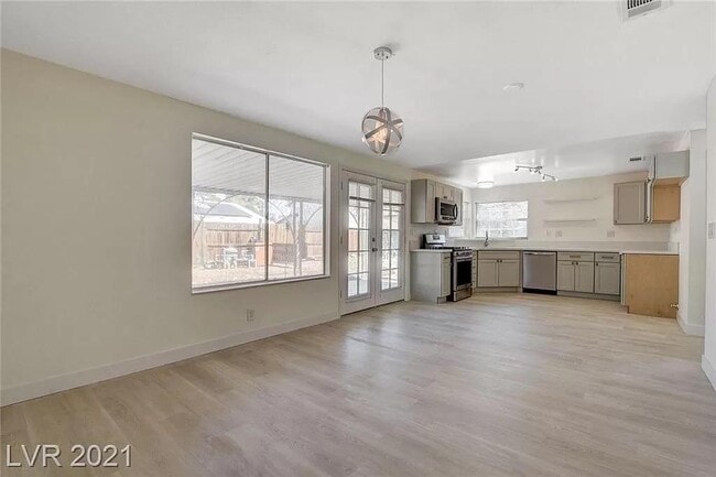 Building Photo - 3554 El Camino Rd