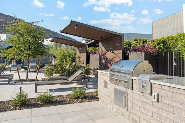 Building Photo - 4544 N Evans Dr