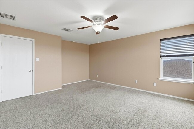 Building Photo - 605 Saul St