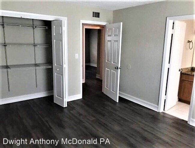 Building Photo - 2835 Somerset Park Dr