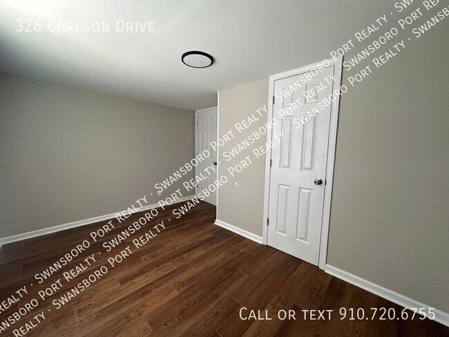 Building Photo - 326 Carlson Dr