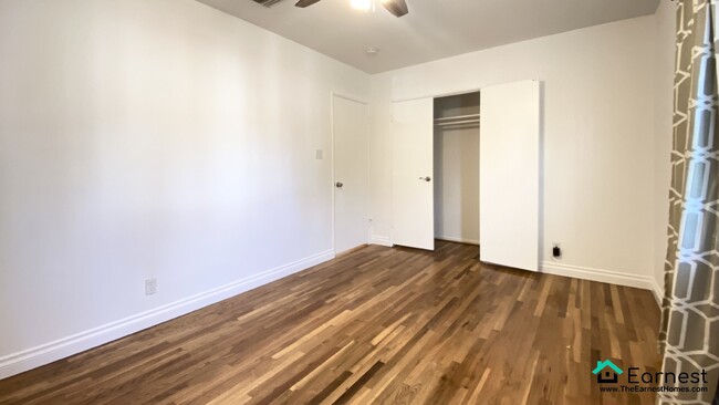 Building Photo - Bright 3-Bedroom + 2-Bathroom Home in Vall...