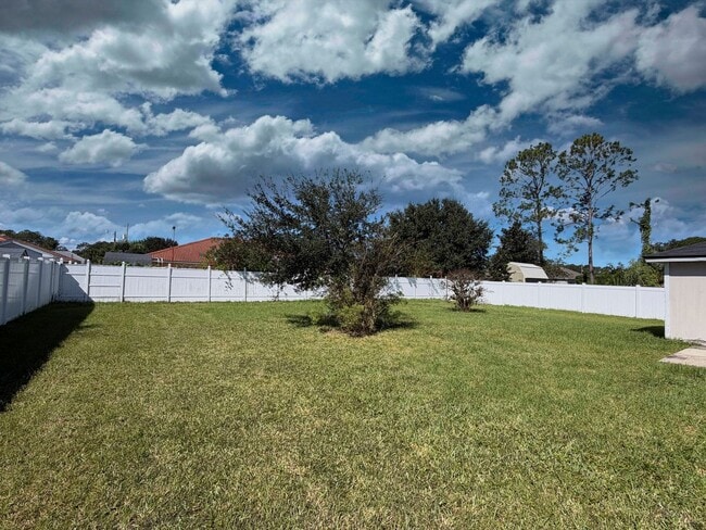 Building Photo - Nice 4/2 Home In Palm Coast