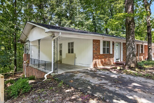 Building Photo - 3705 Crestview Pl