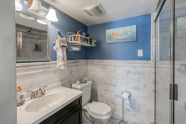 Building Photo - 1715 Wallace St