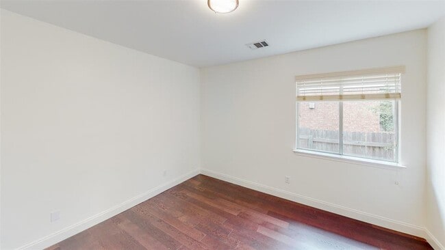Building Photo - 1016 Grey Castle Dr