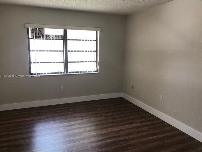 Building Photo - 12520 SW 94th Ln