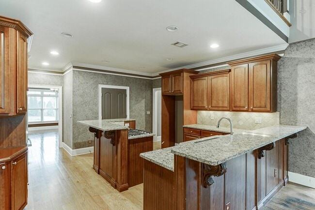 Building Photo - 940 Chateau Forest Rd