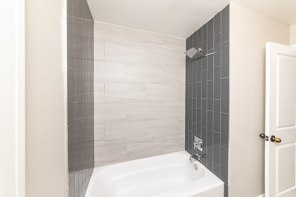 Building Photo - 3058 N Kostner Ave