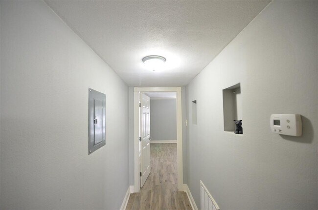 Building Photo - 9103 Braeburn Valley Dr