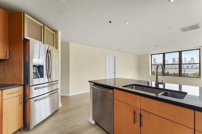 Building Photo - 24 Ave at Port Imperial