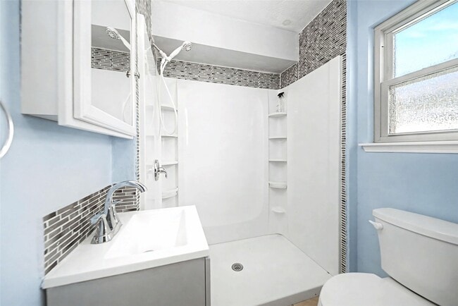 Building Photo - 11703 Parkriver Dr