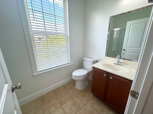 Building Photo - 149 Breezes Dr
