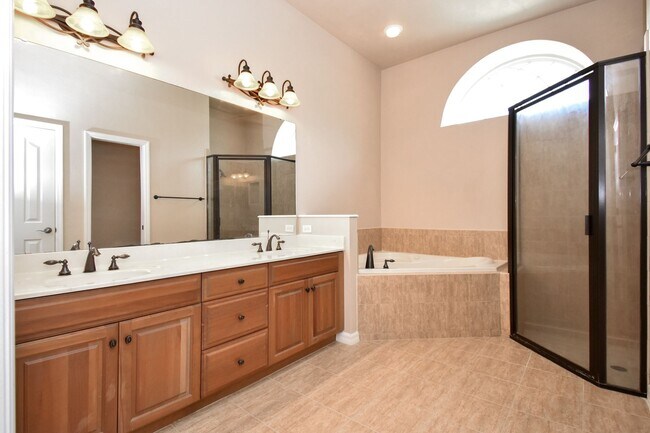 Building Photo - Spacious 4BR + Office Home with Pool in Garison Way