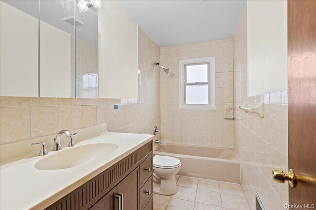 Building Photo - 284 Park Ave