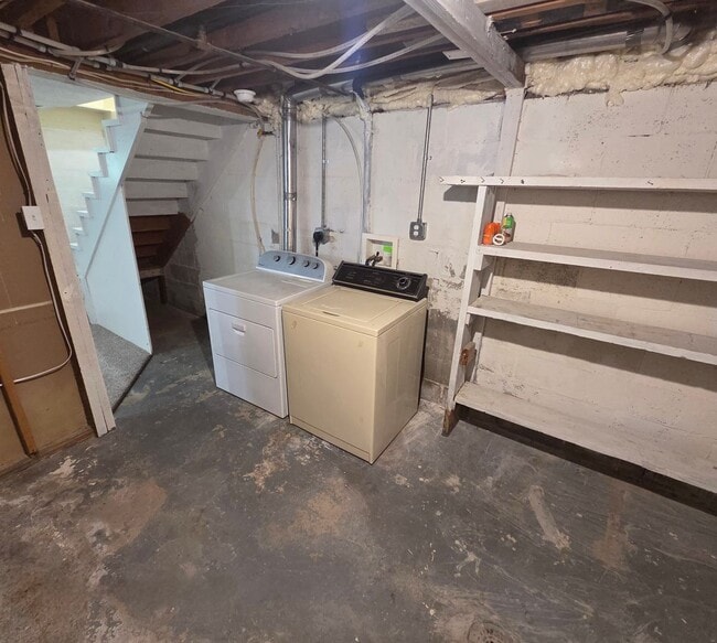 Building Photo - 3 Bedroom Located in Grace Idaho