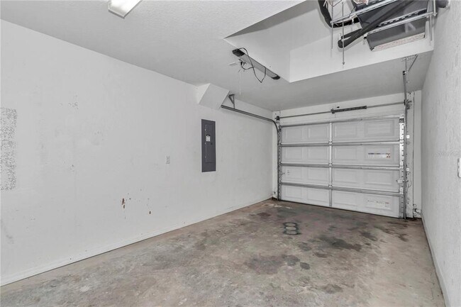 Building Photo - 460 Locust Rd