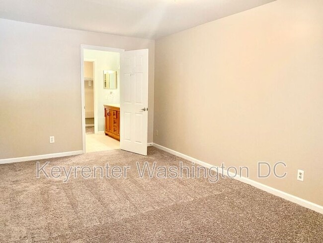 Building Photo - 17405 Pipers Way