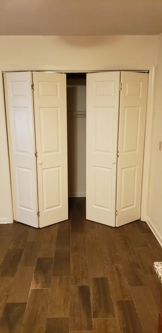 Building Photo - 3 Bedroom/2 Bath one level unit  ?  Kingsp...