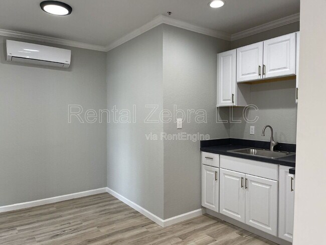 Building Photo - 343 Arlen Dr