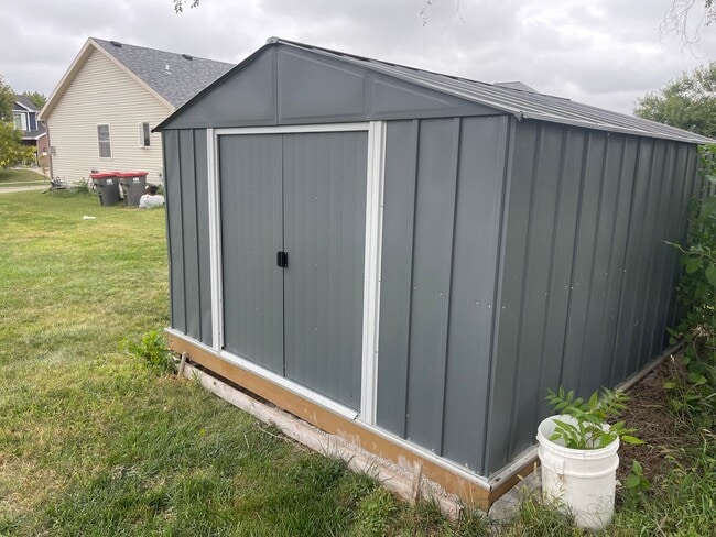 Building Photo - Beautiful open-concept ranch