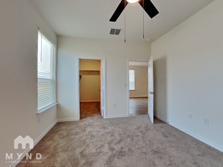 Building Photo - 13218 Clubhouse Blvd