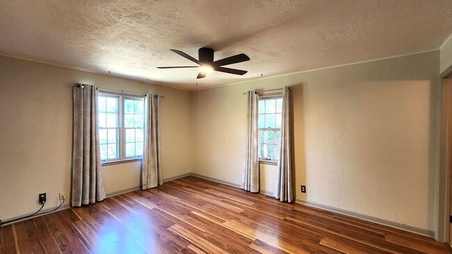 Building Photo - 3 Bed 1.5 Bath in the Coronado Heights 2nd Addn NW OKC