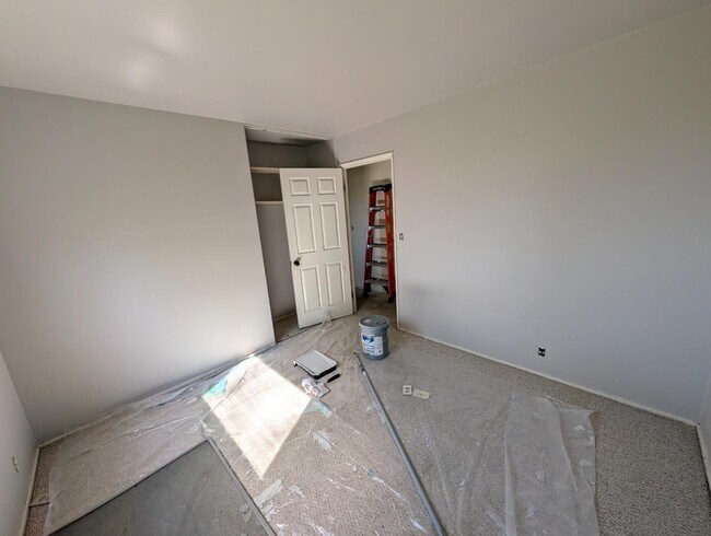 Building Photo - 3021 Woodmont Dr