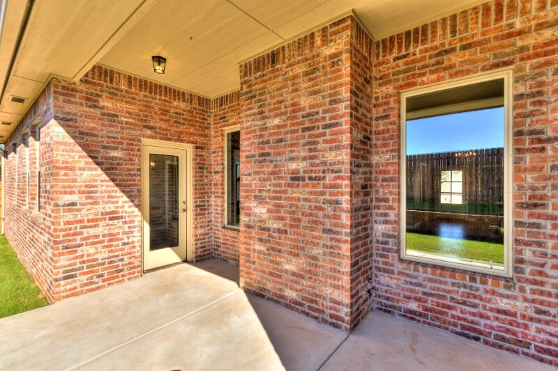 Building Photo - 2833 Tranquilo Ln