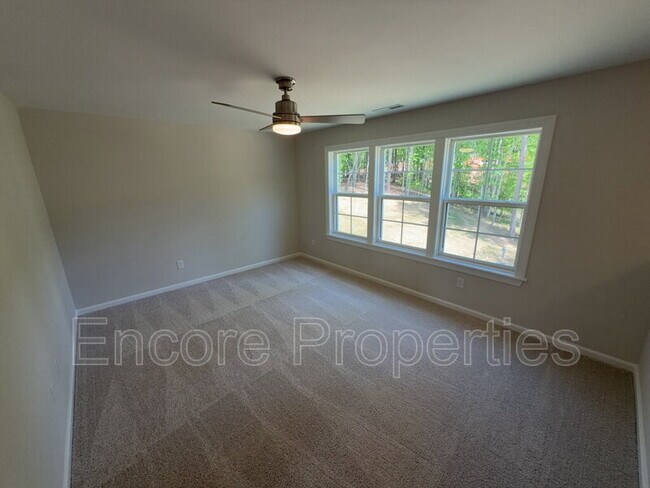 Building Photo - 135 Little Gem Ln