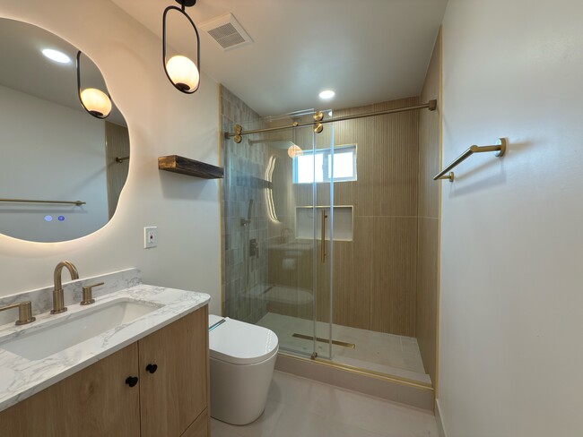 Building Photo - 114 S Emerald Pl