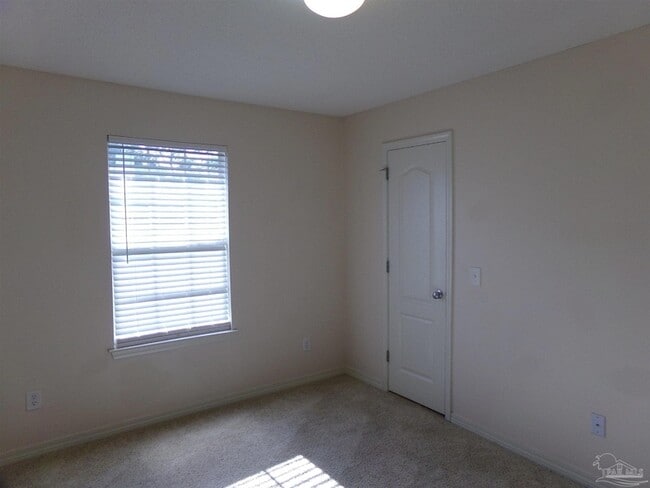Building Photo - 8454 Ferlon Ave
